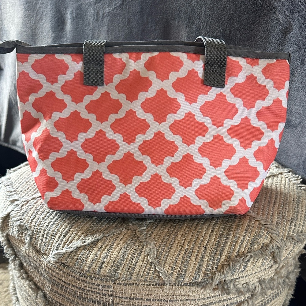 Fit & Fresh Coral and White Insulated Bag